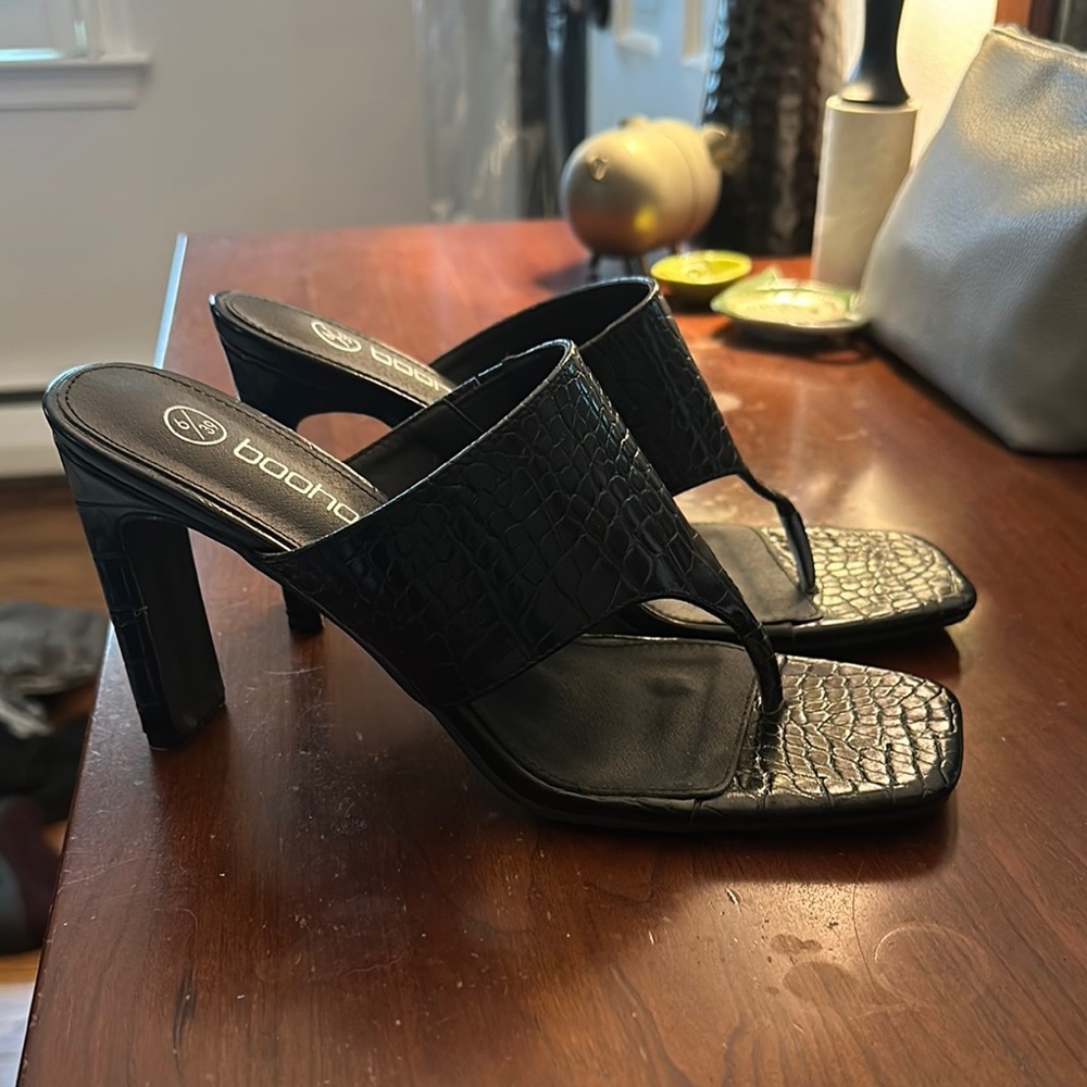 Black Women's Croc Pattern Heeled Sandals